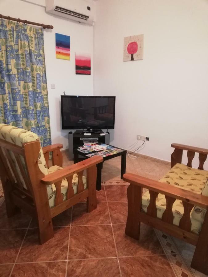 Chriselina Gottage Apartment Paphos Exterior photo