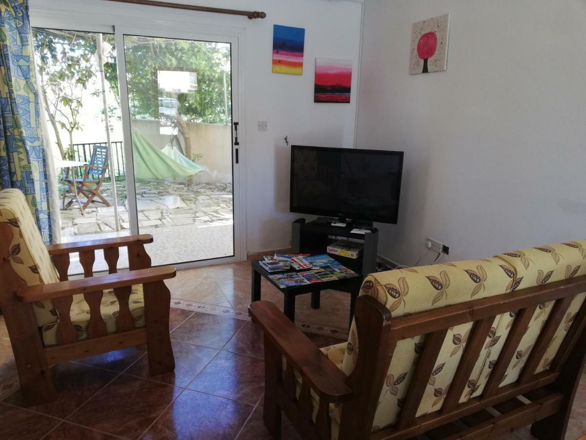 Chriselina Gottage Apartment Paphos Exterior photo